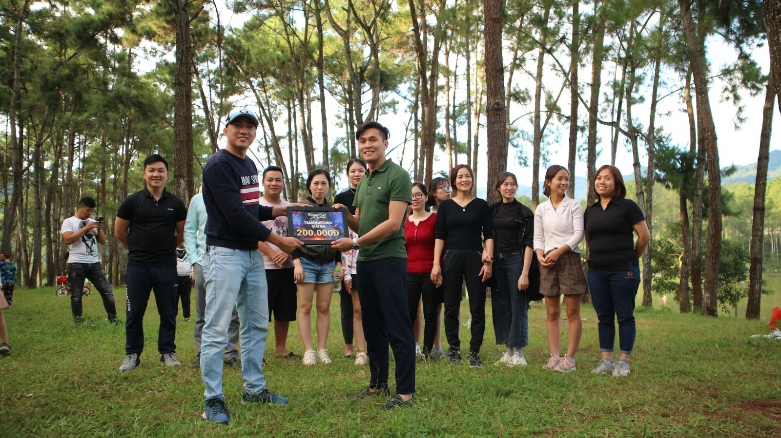 Hào hứng nâng cao trình độ chuyên môn, chất lượng dịch vụ, tinh thần trách nhiệm và sự đoàn kết cùng teambuilding của Công ty cổ phầm Megasun 11